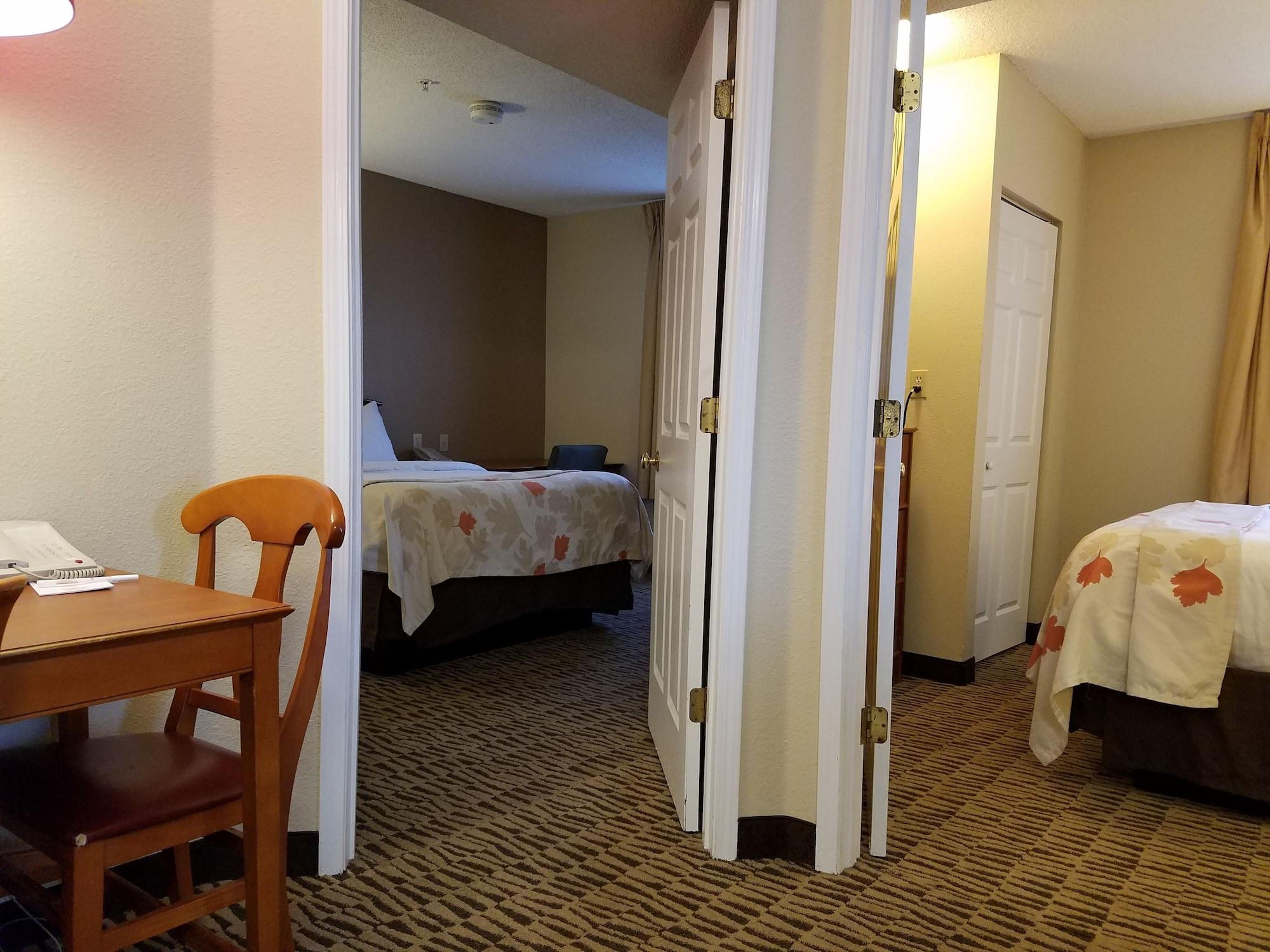 Hawthorn Suites By Wyndham Louisville North Джеферсънвил Екстериор снимка