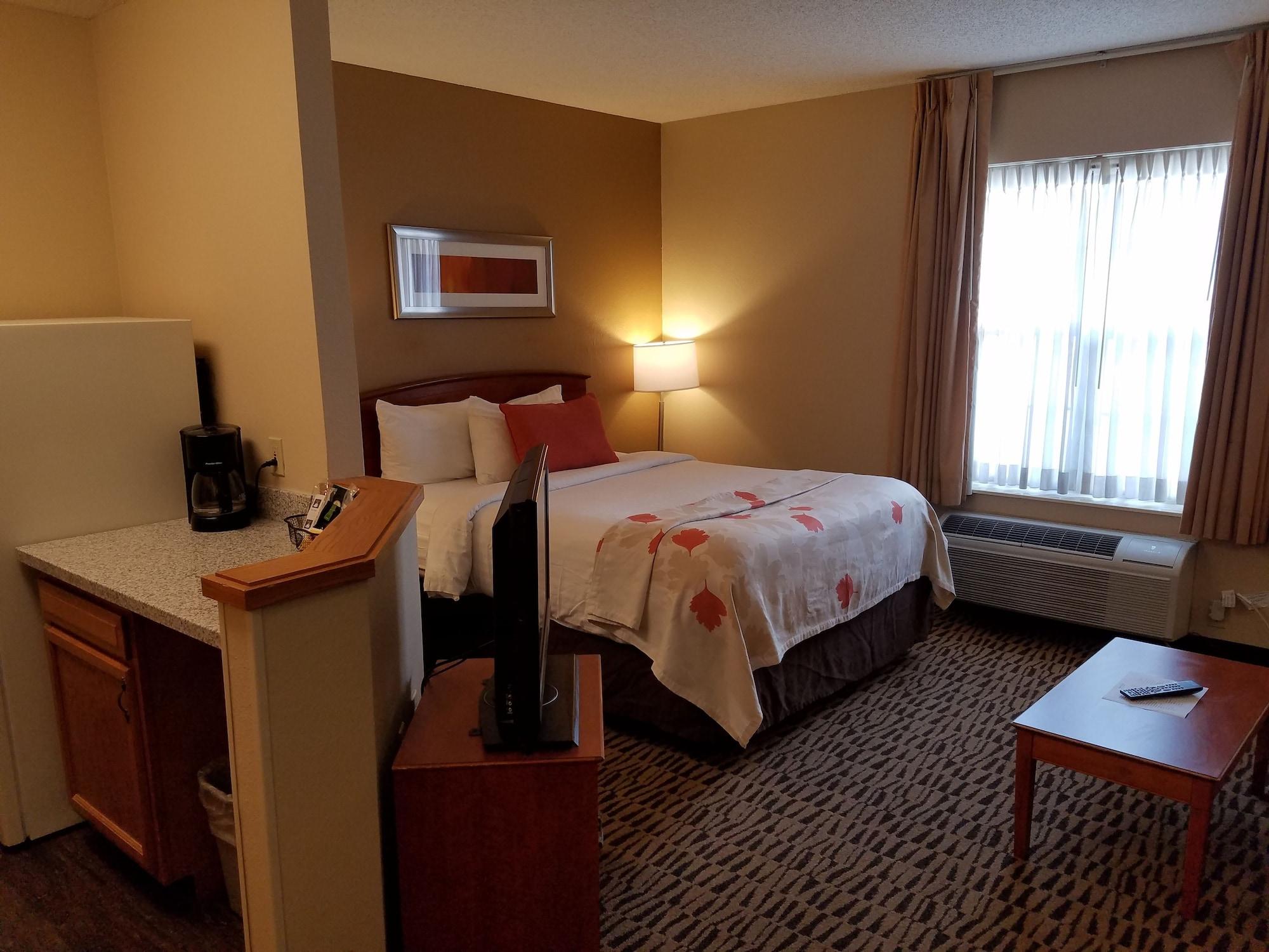 Hawthorn Suites By Wyndham Louisville North Джеферсънвил Екстериор снимка