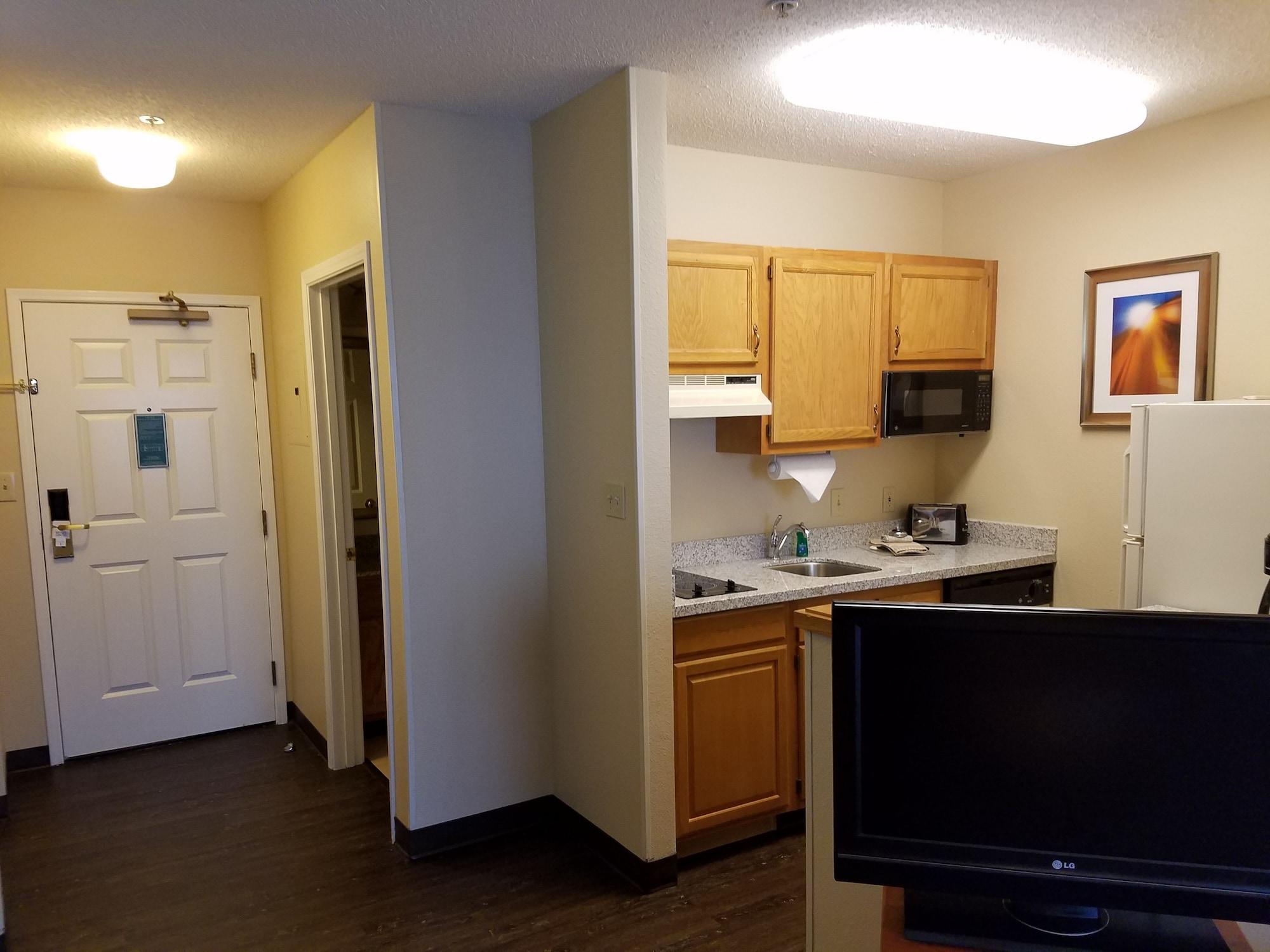 Hawthorn Suites By Wyndham Louisville North Джеферсънвил Екстериор снимка