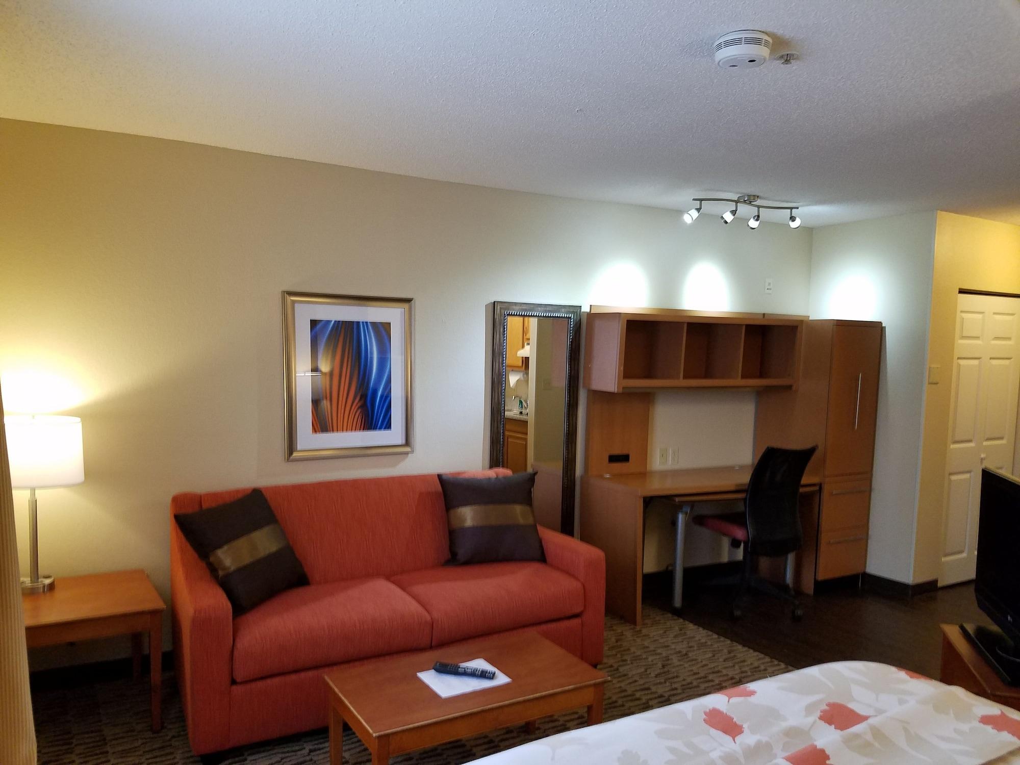 Hawthorn Suites By Wyndham Louisville North Джеферсънвил Екстериор снимка