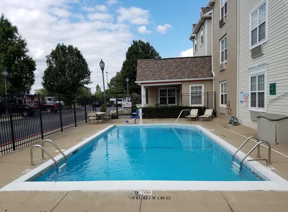Hawthorn Suites By Wyndham Louisville North Джеферсънвил Екстериор снимка