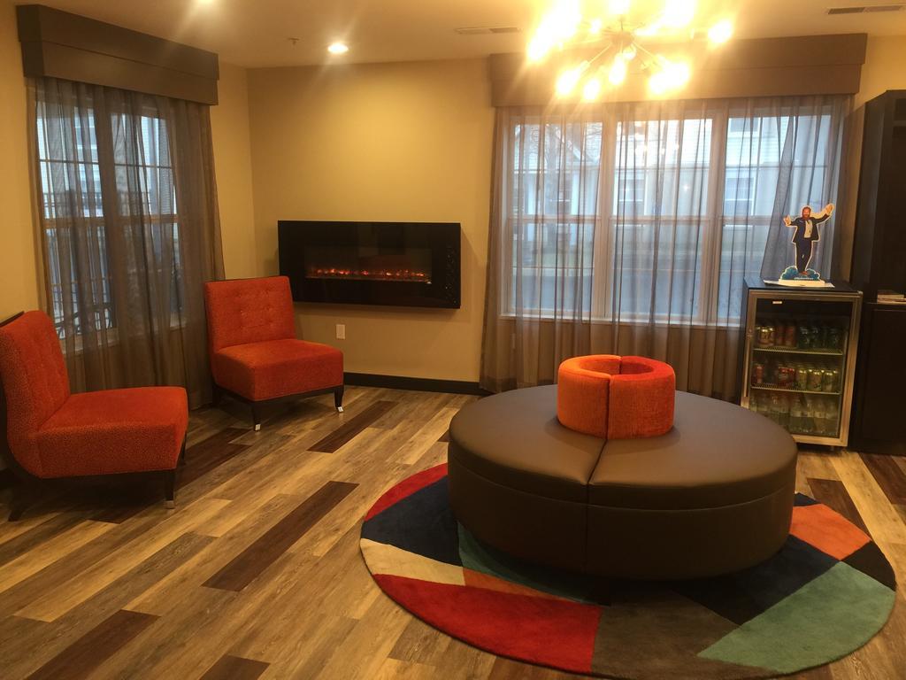 Hawthorn Suites By Wyndham Louisville North Джеферсънвил Екстериор снимка