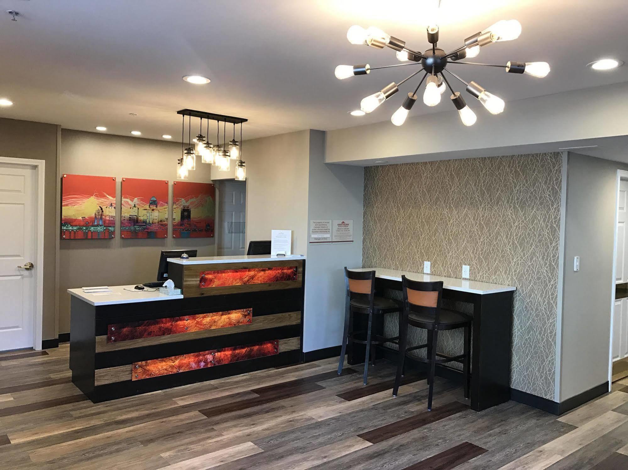 Hawthorn Suites By Wyndham Louisville North Джеферсънвил Екстериор снимка