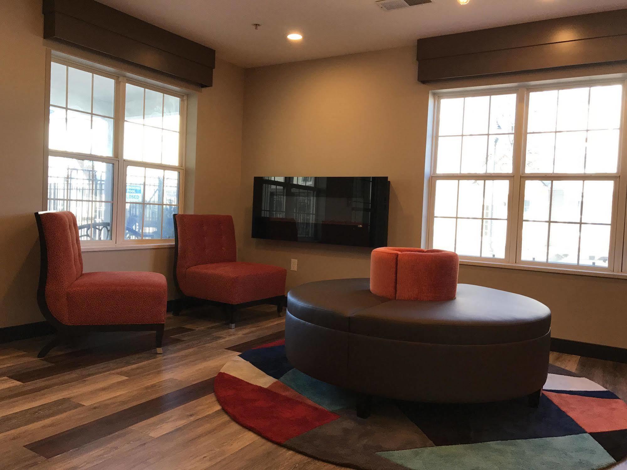 Hawthorn Suites By Wyndham Louisville North Джеферсънвил Екстериор снимка