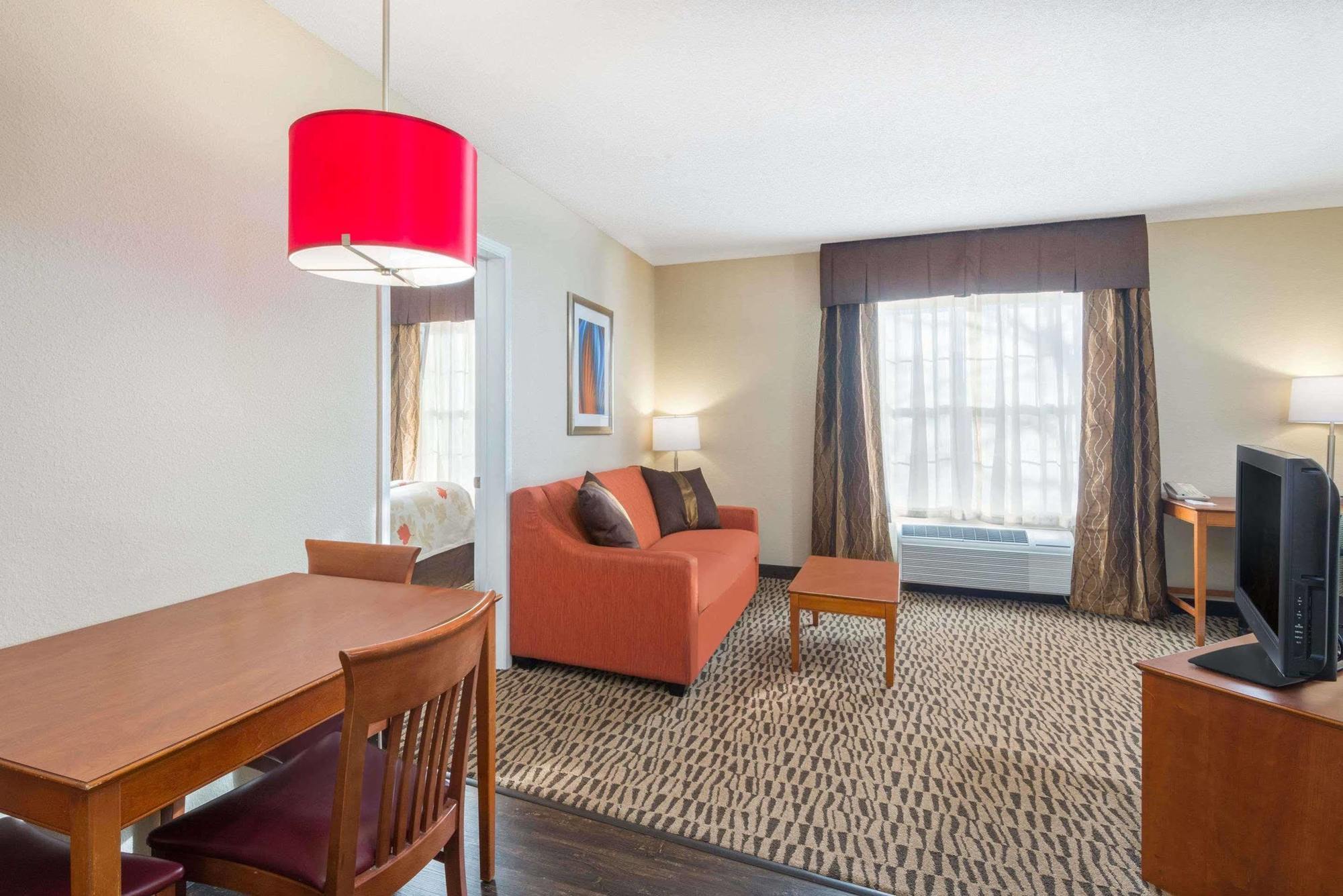 Hawthorn Suites By Wyndham Louisville North Джеферсънвил Екстериор снимка
