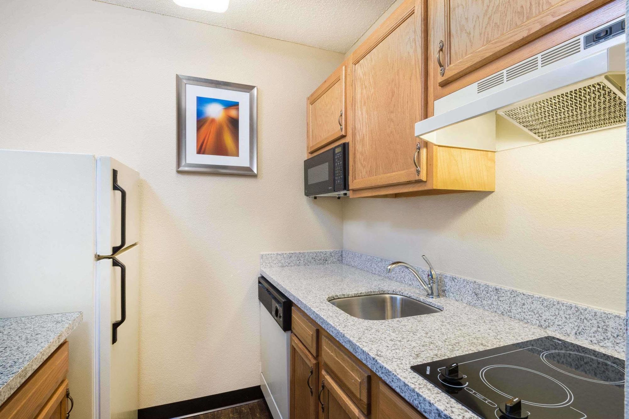 Hawthorn Suites By Wyndham Louisville North Джеферсънвил Екстериор снимка