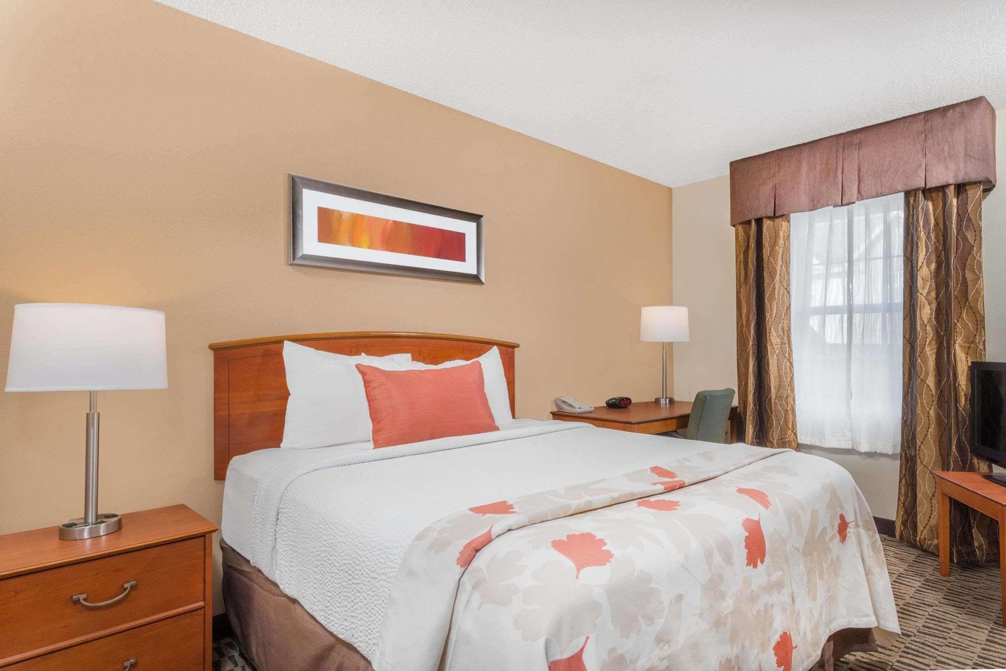 Hawthorn Suites By Wyndham Louisville North Джеферсънвил Екстериор снимка